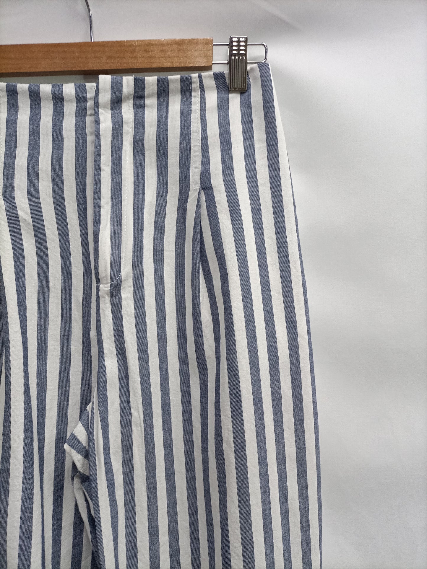 ZARA.Pantalones culotte rayas T.xs
