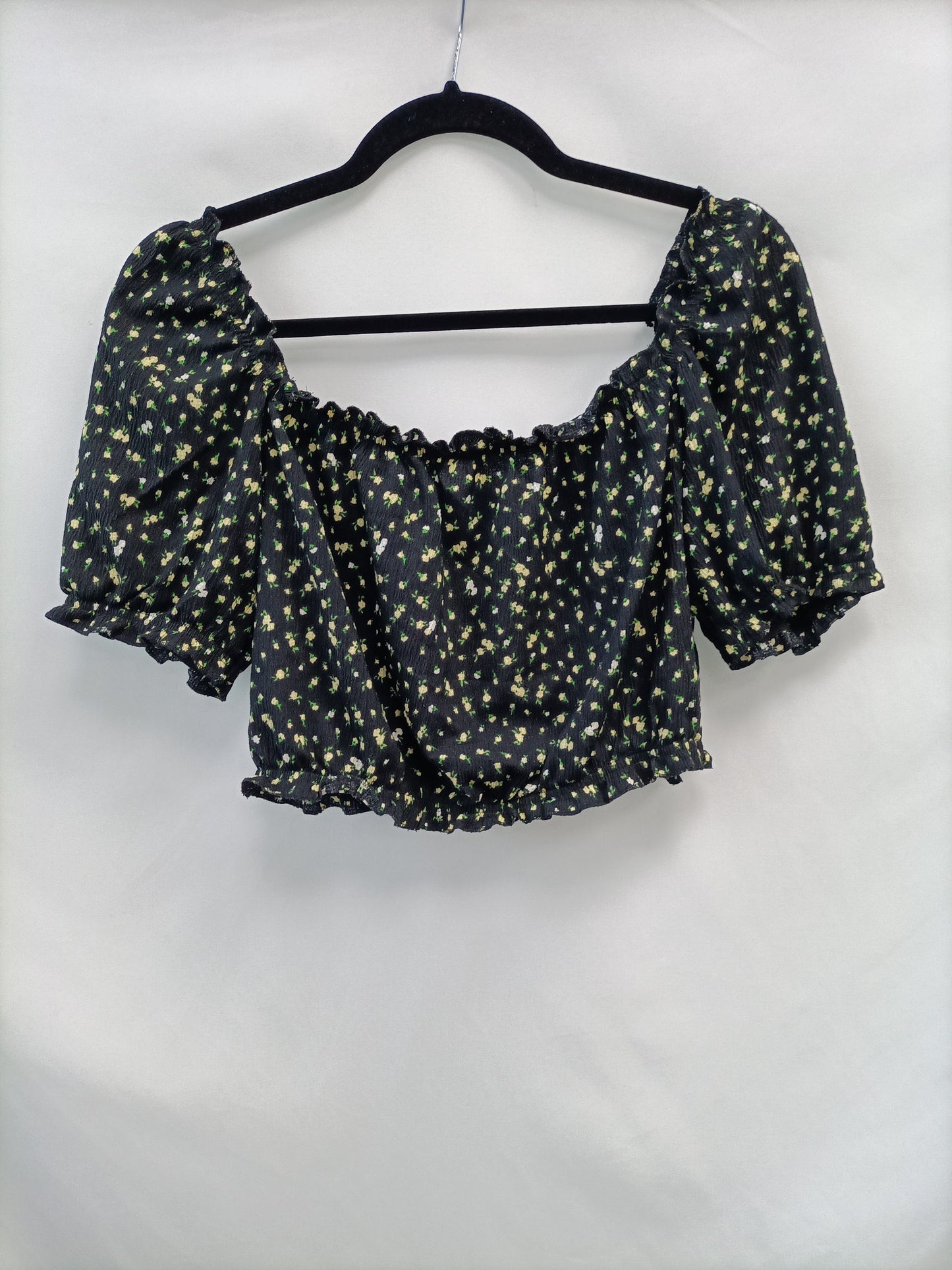 H&M.Croptop negro flores T.M
