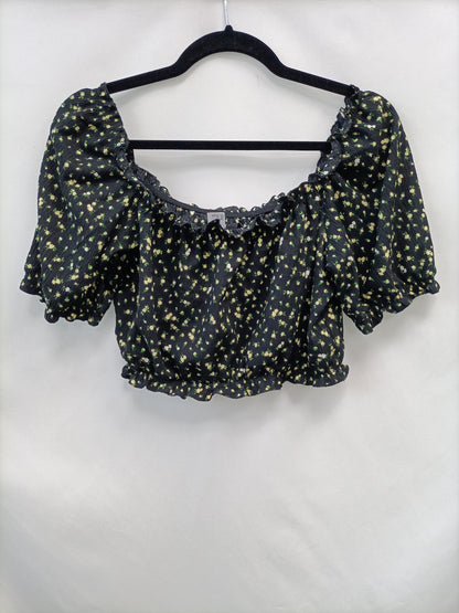 H&M.Croptop negro flores T.M