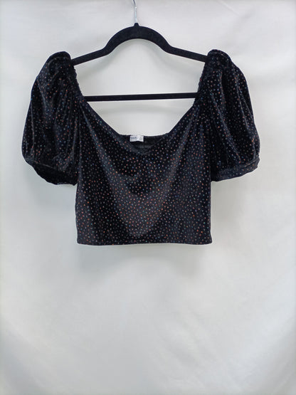 PULL&BEAR.Croptop negro terciopelo brillantes T.L