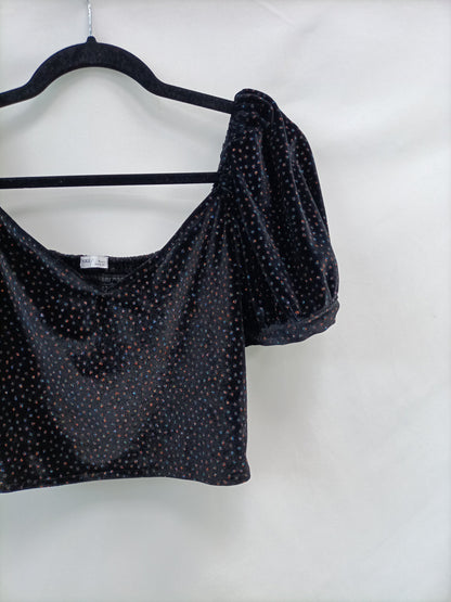 PULL&BEAR.Croptop negro terciopelo brillantes T.L