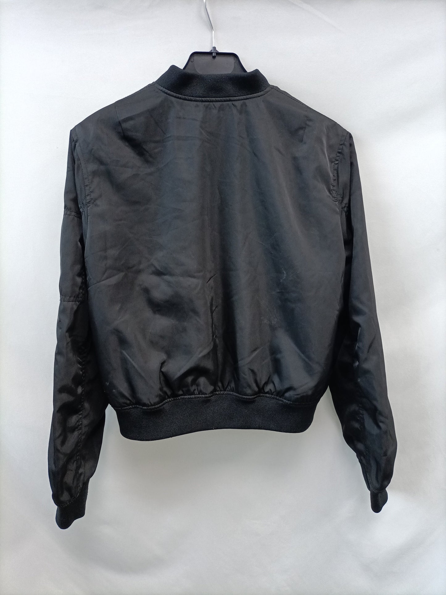 PULL&BEAR.Bomber negra T.M