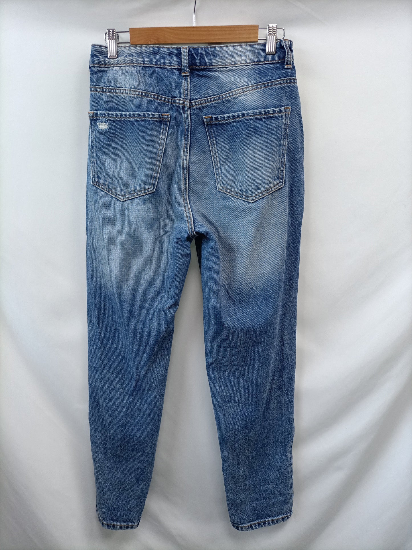 BERSHKA.Vaqueros momfit T.38