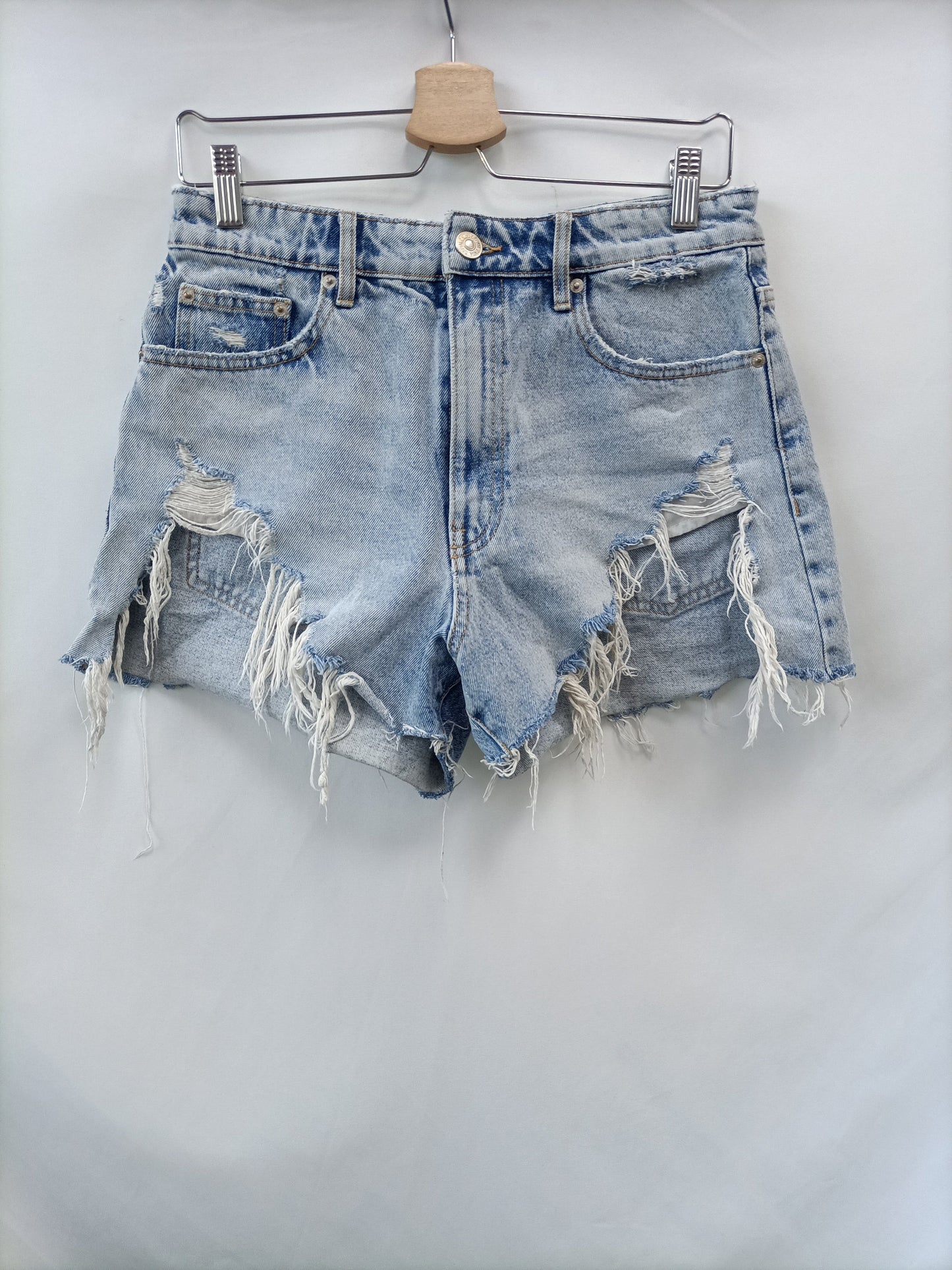 ZARA.Pantalones vaqueros cortos T.38