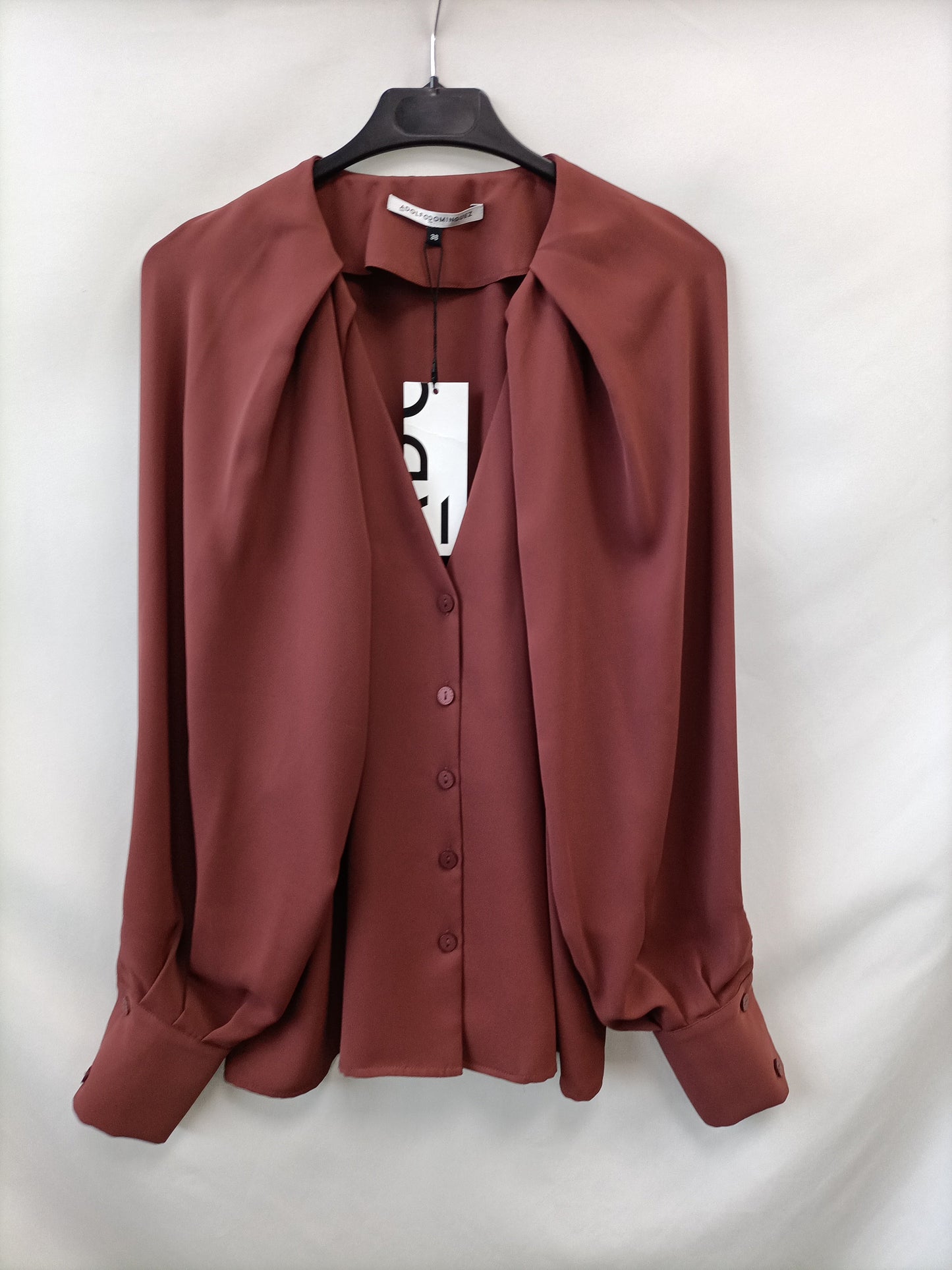 ADOLFO DOMÍNGUEZ.Blusa burdeos T.38
