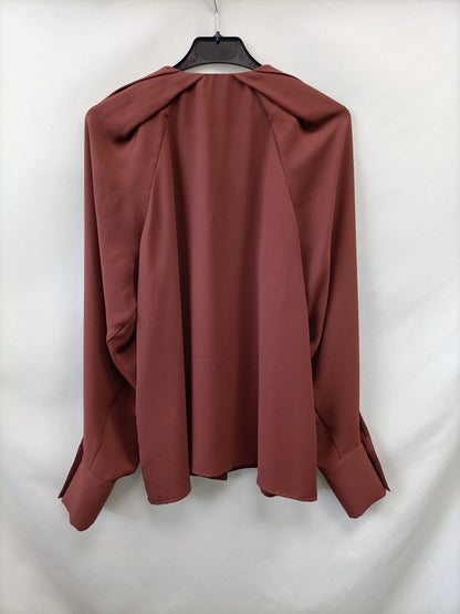 ADOLFO DOMÍNGUEZ.Blusa burdeos T.38