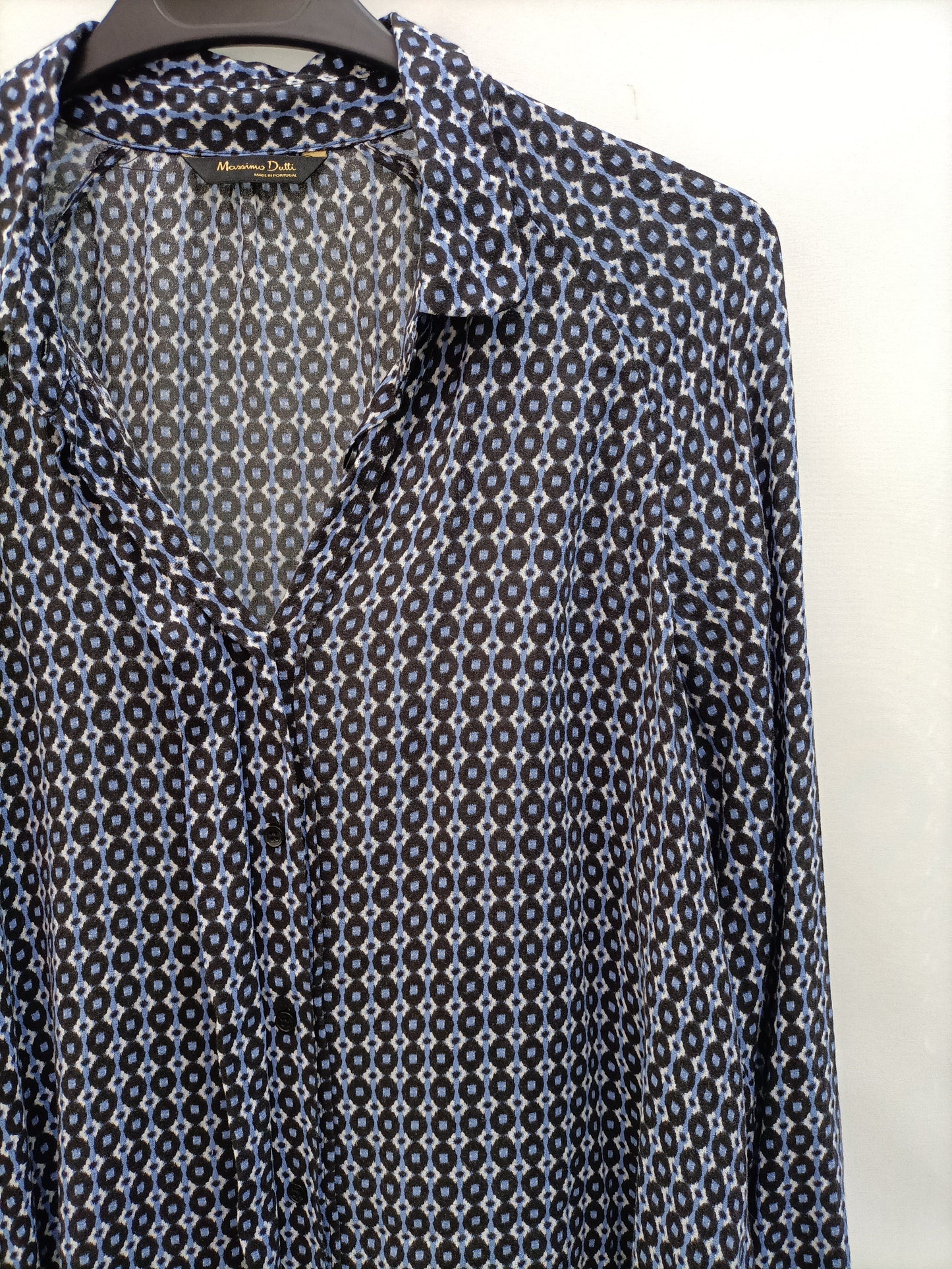 MASSIMO DUTTI. Blusa estampada T.s