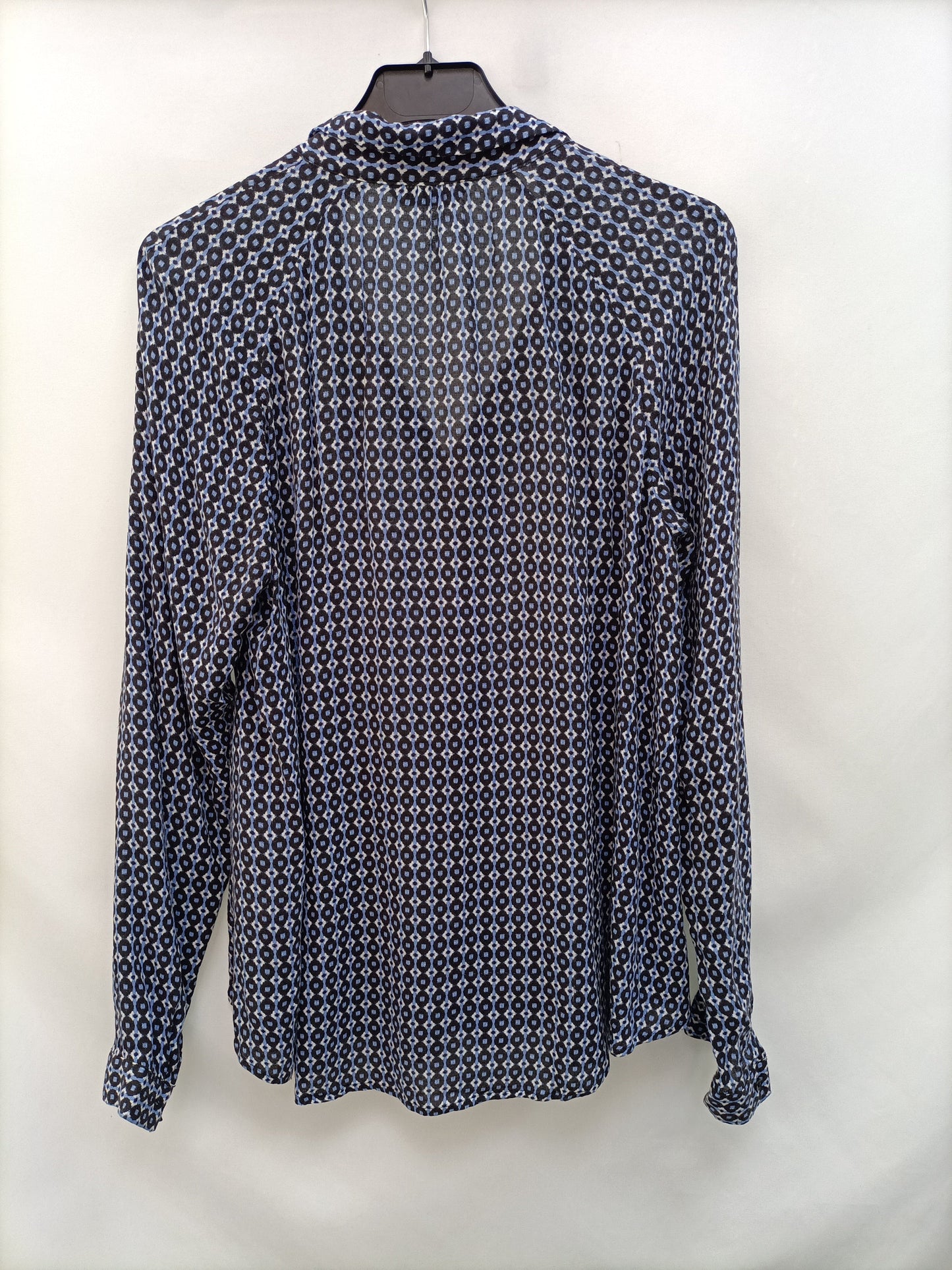 MASSIMO DUTTI. Blusa estampada T.s