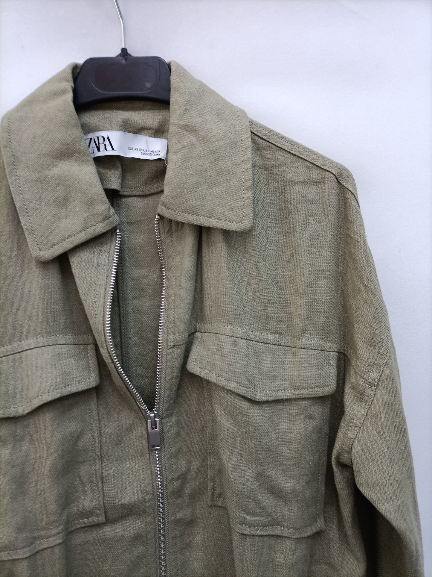 ZARA. Chaqueta verde de lino T.xs