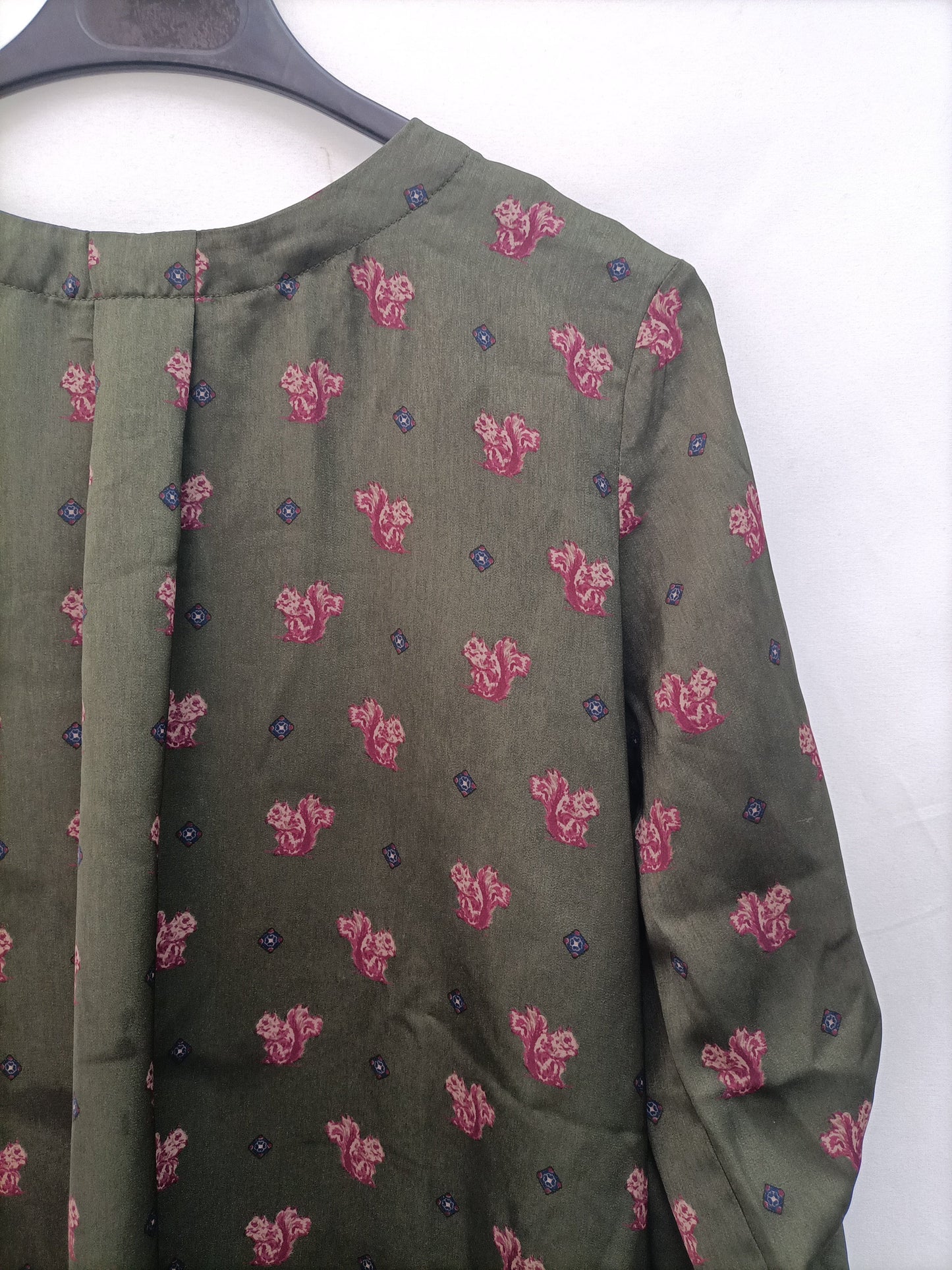 BLANCO.Blusa verde T.M