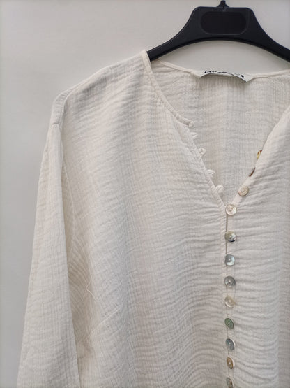 ZARA.Blusa blanca textura T.L