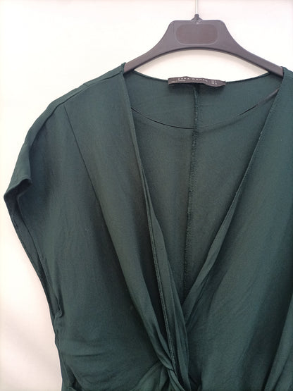 ZARA.Blusa/top verde nudo T.M