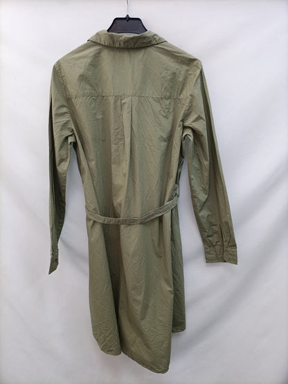 STRADIVARIUS.Vestido verde camisero T.M