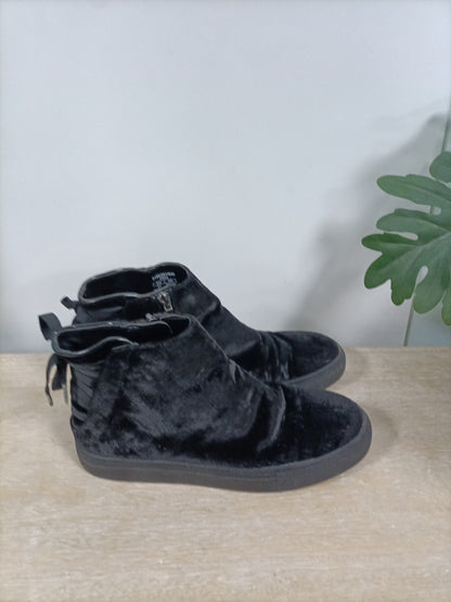 ZARA. Zapatillas terciopelo negro T.37