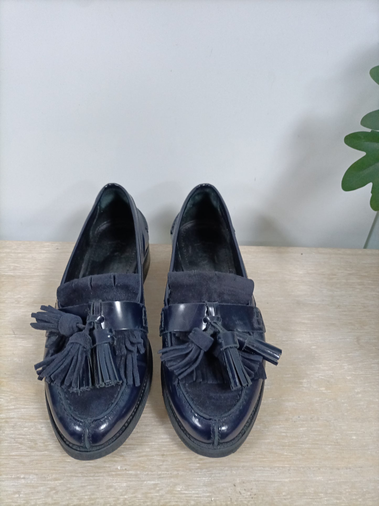 MASSIMO DUTTI. Mocasines azules borlas T.37