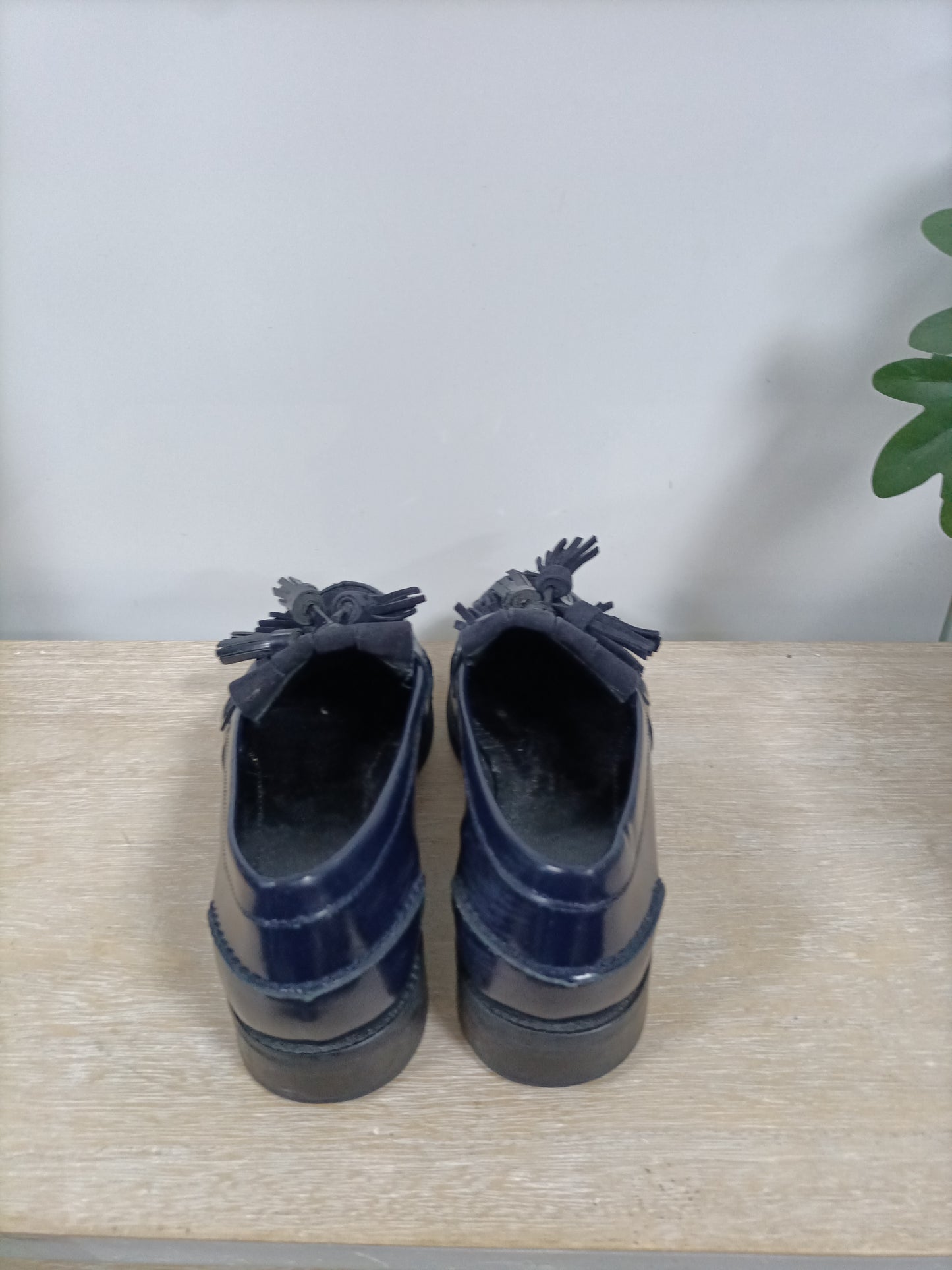 MASSIMO DUTTI. Mocasines azules borlas T.37