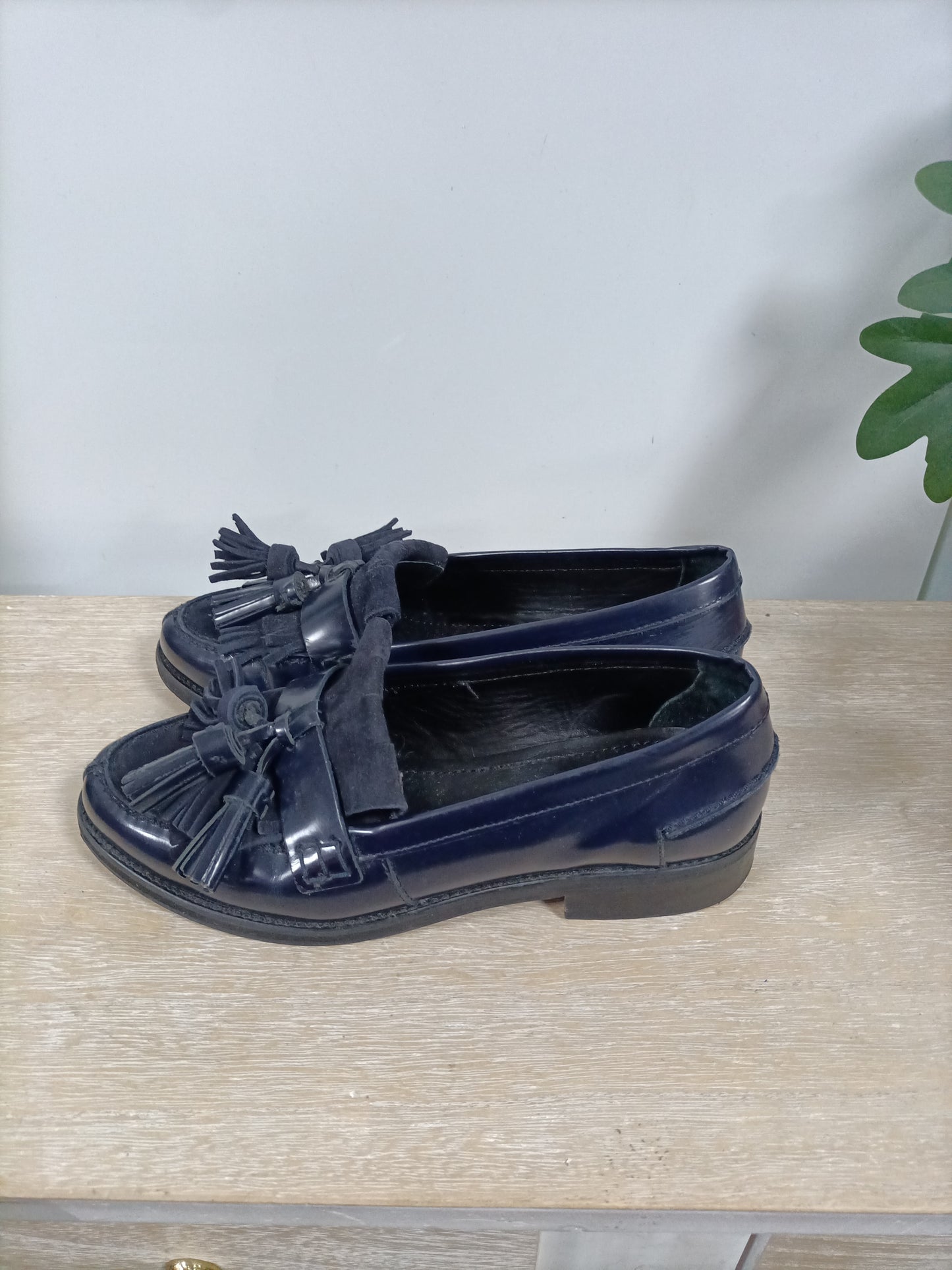 MASSIMO DUTTI. Mocasines azules borlas T.37