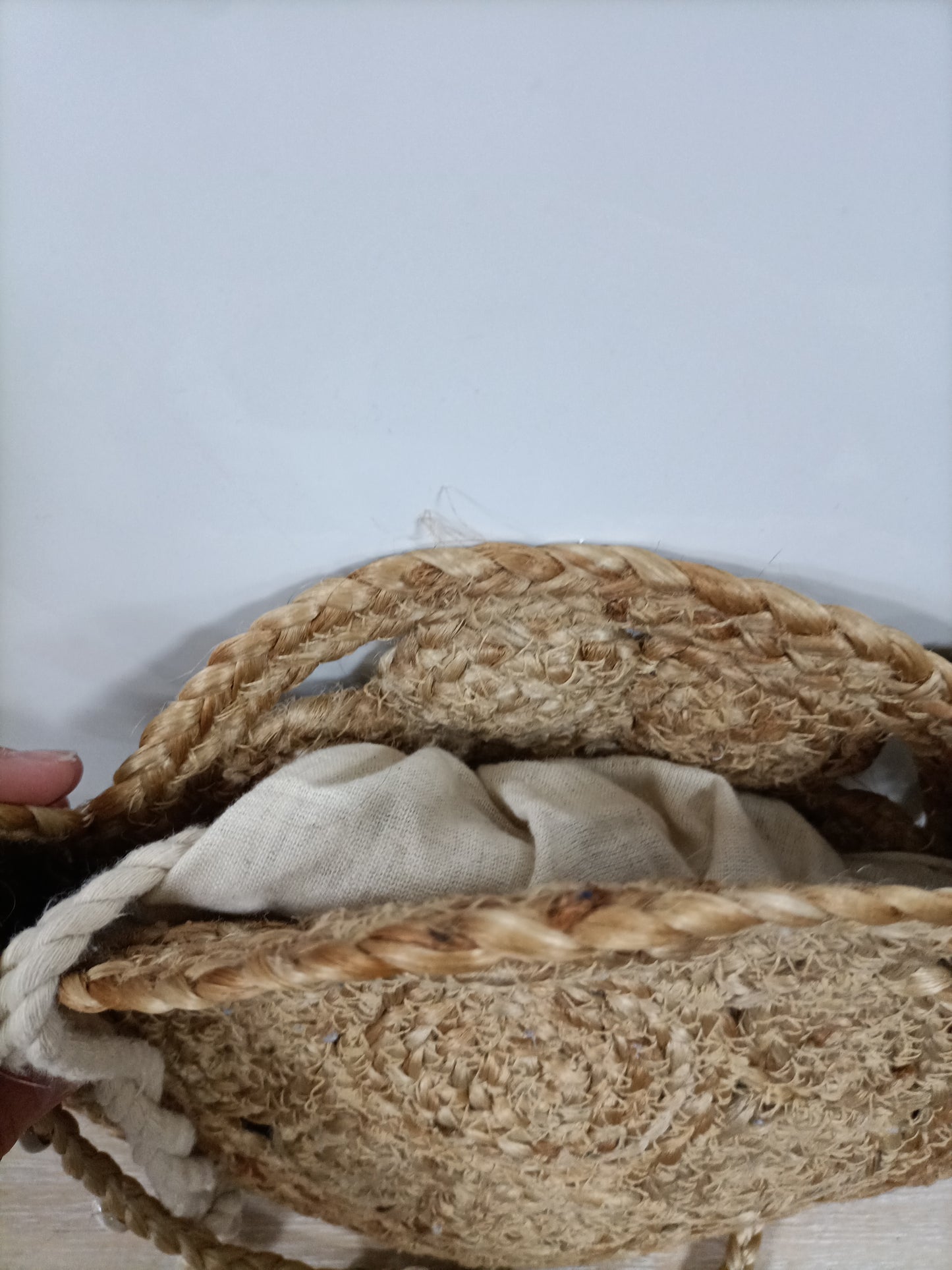 MANGO. Bolso rafia conchas