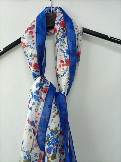 OTRAS. Pañuelo blanco flores