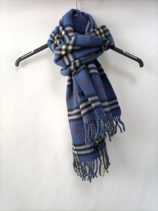 BURBERRY. Bufanda cuadros