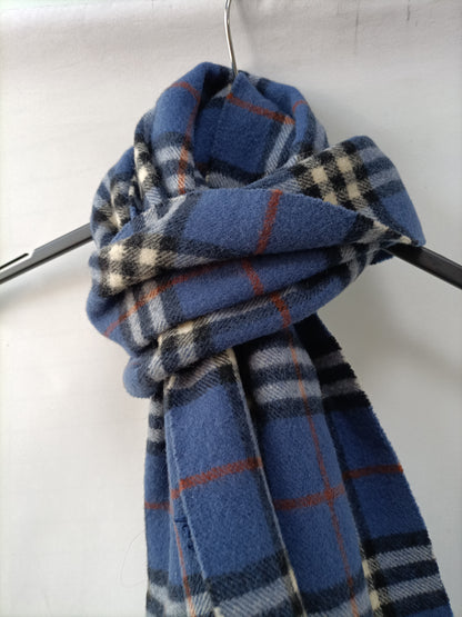 BURBERRY. Bufanda cuadros