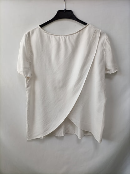 OTHERS. Beige top with back Your(s)