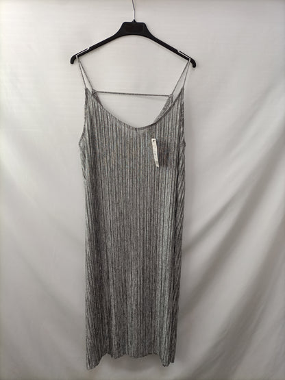 MANGO. Vestido gris plisado T.m