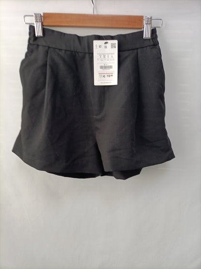 PULL&BEAR. Shorts negro Fluido T.s