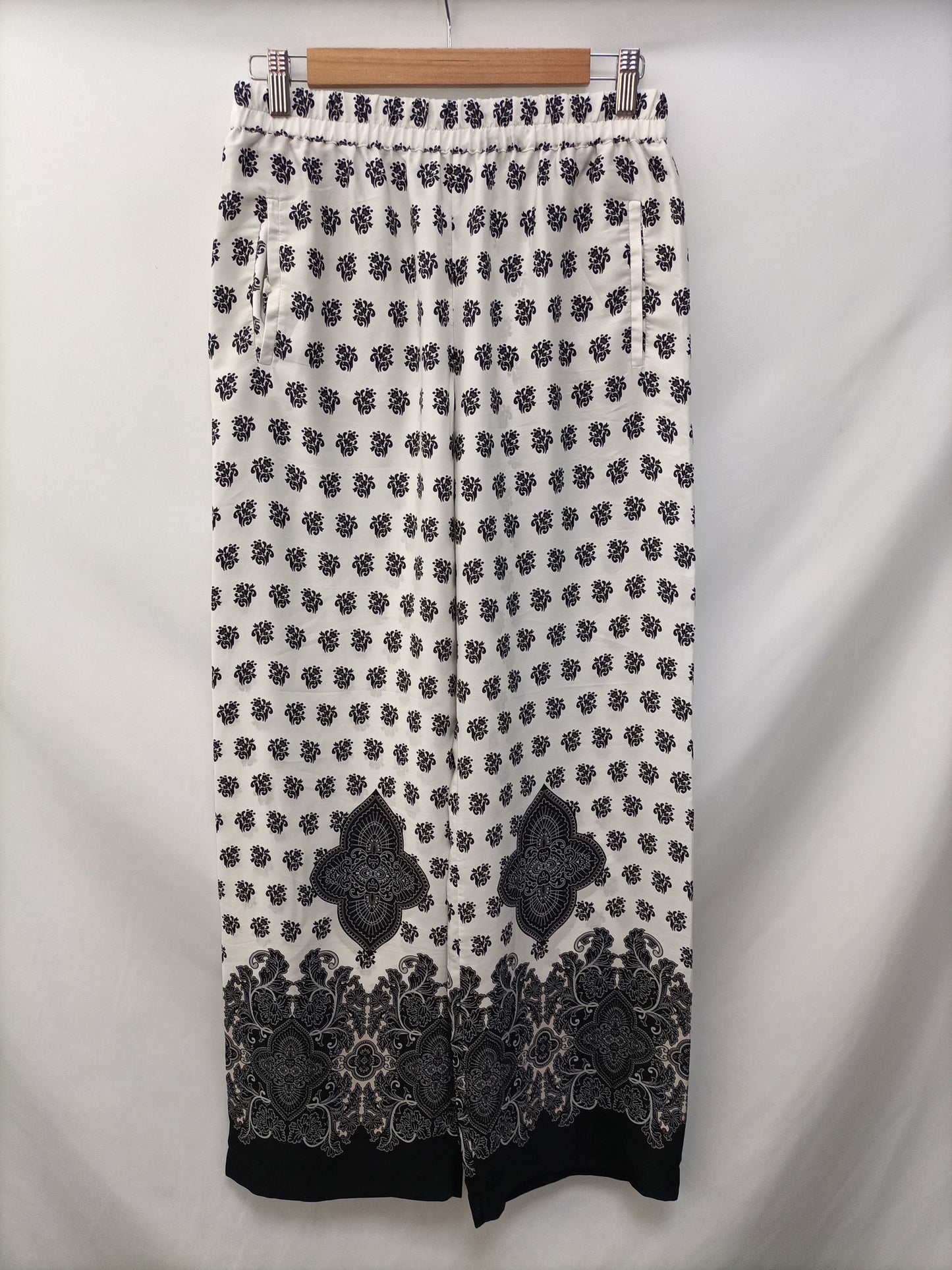 ZARA. Floral palazzo pants Ts