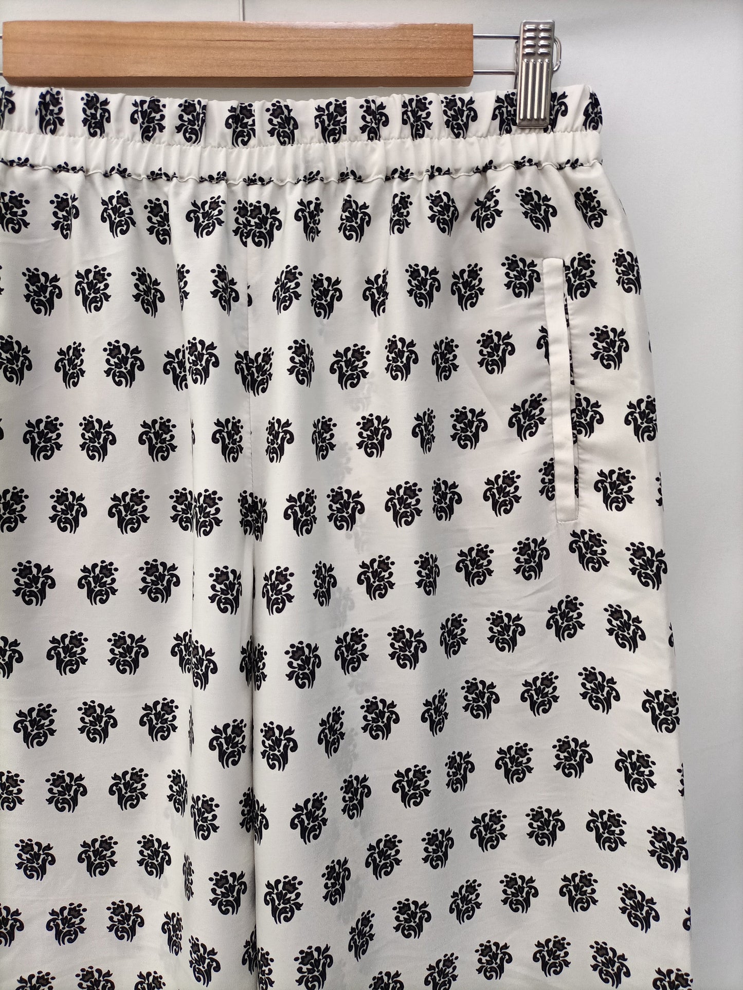 ZARA. Floral palazzo pants Ts