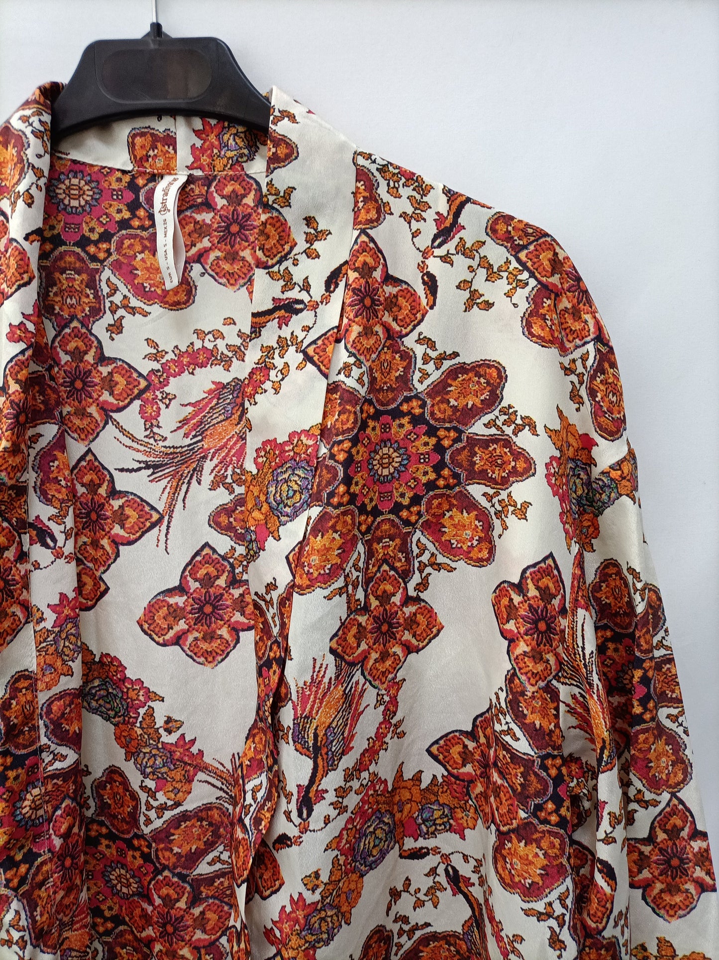 STRADIAVARIS. Kimono flores T.s