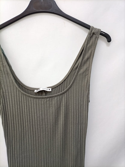 ZARA. Vestido midi verde T.s
