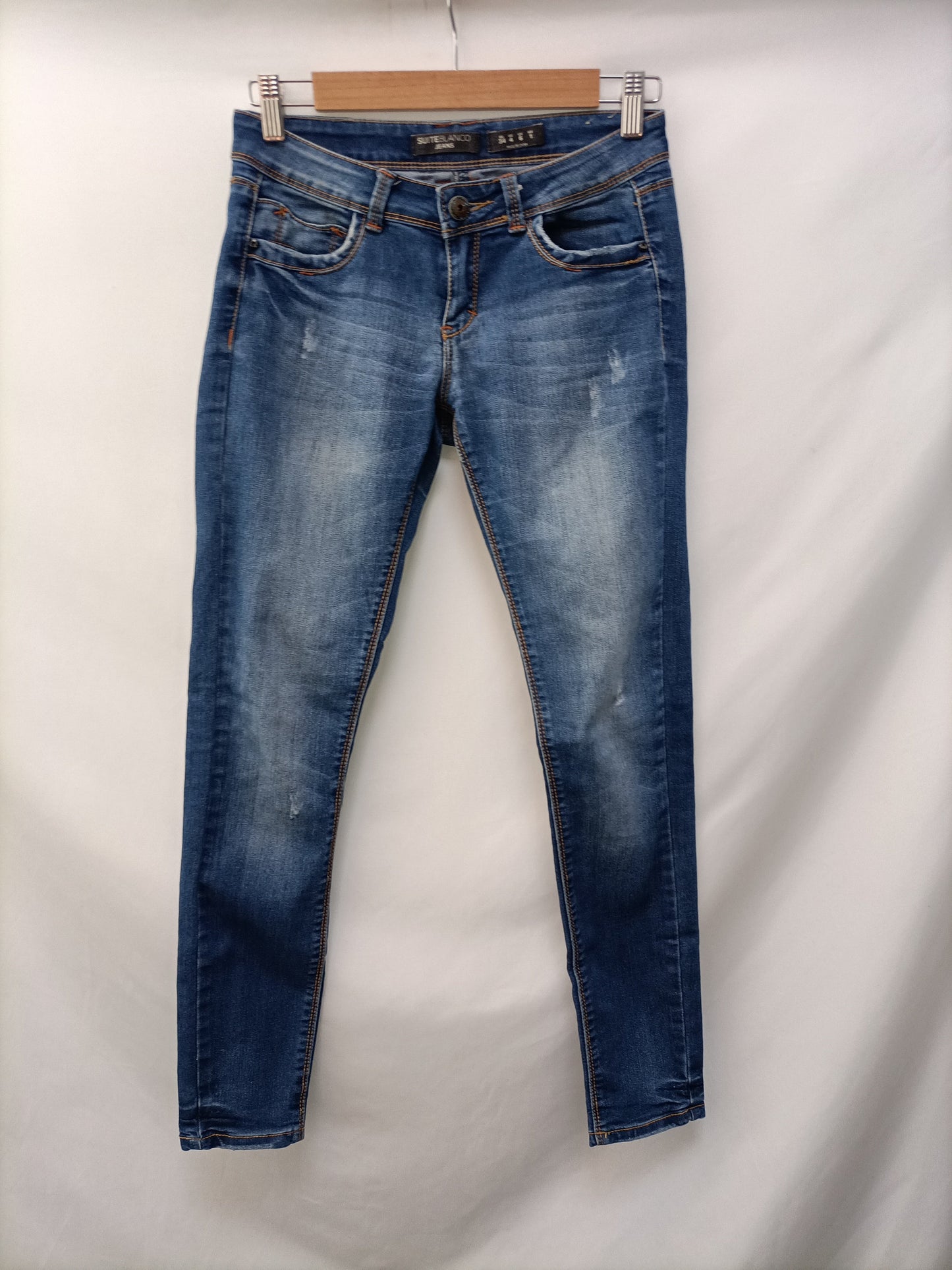 WHITE. Distressed jeans size 34