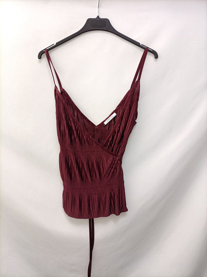 ZARA. Top plisado burdeos T.s