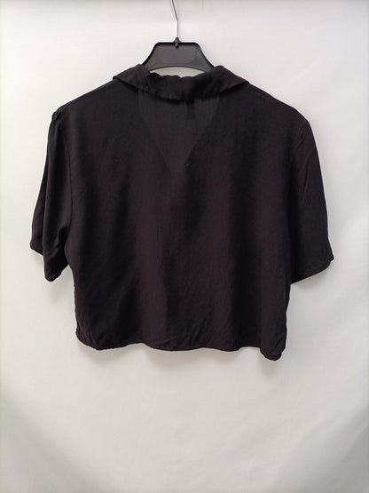 H&M. Blusa negra crop T.s