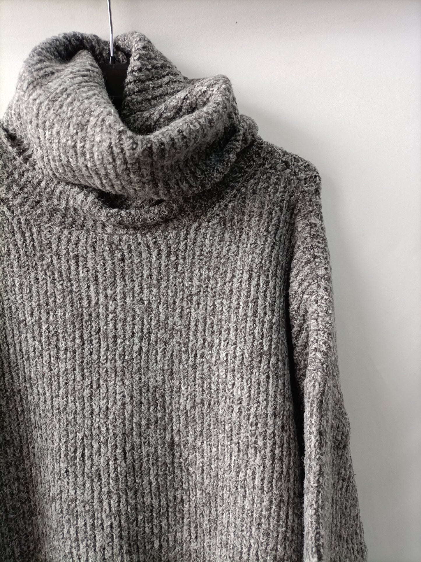 ZARA.  Jersey gris oversized T.s