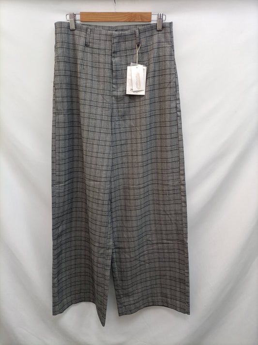 STRADIVARIUS. Grey checked trousers Tl