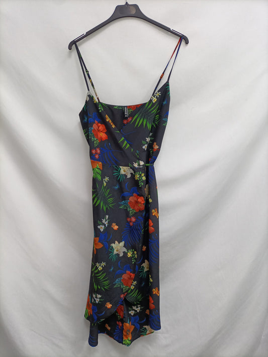 STRADIVARIUS.Ts wrap midi dress