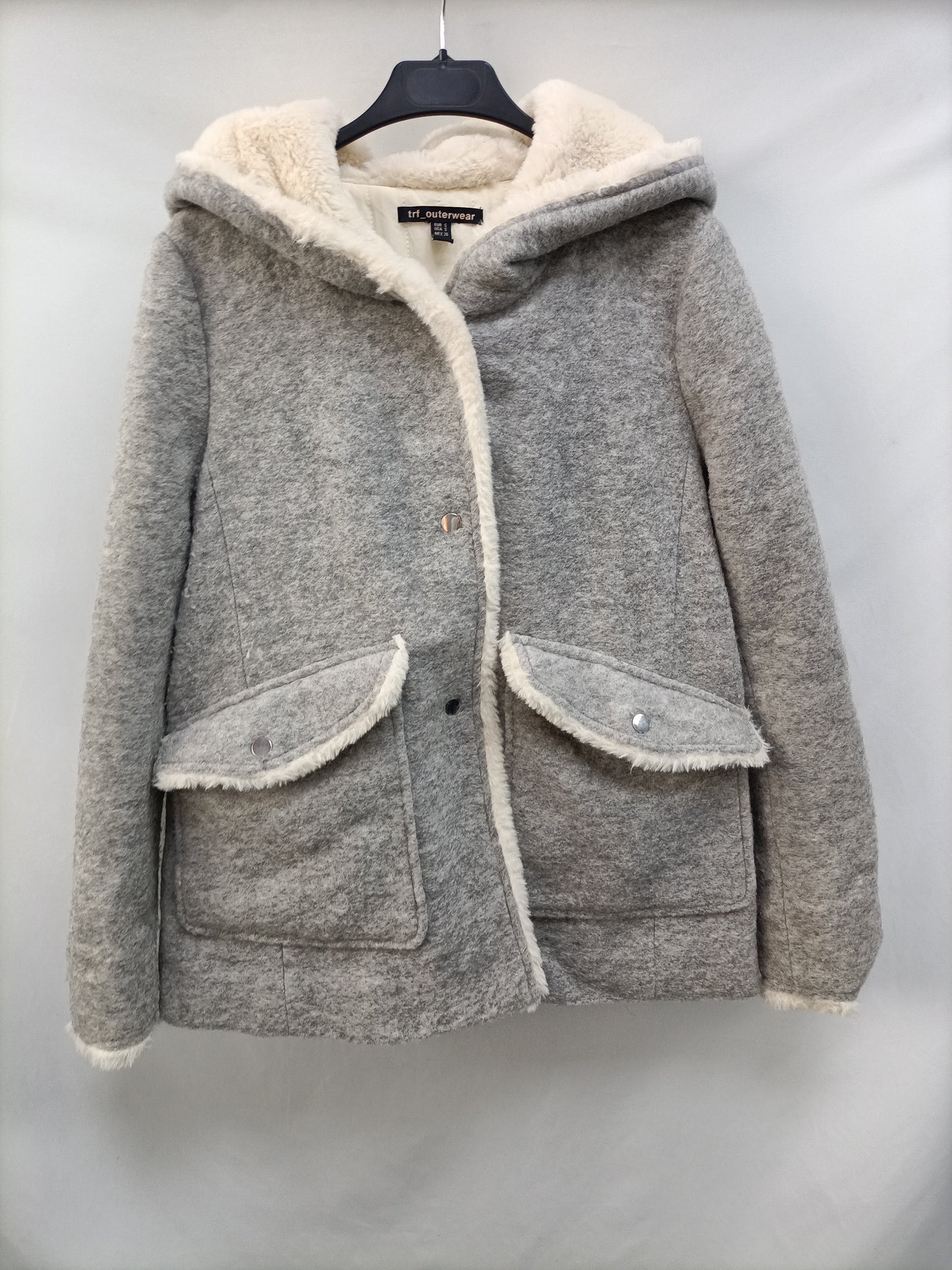 ZARA. Abrigo gris franela y pelito T.s