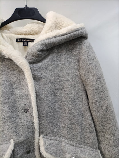 ZARA. Abrigo gris franela y pelito T.s