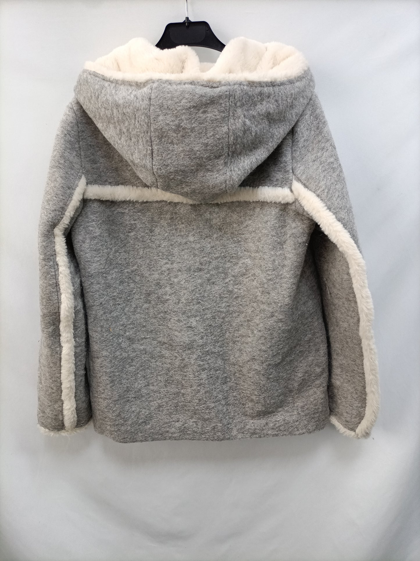 ZARA. Abrigo gris franela y pelito T.s