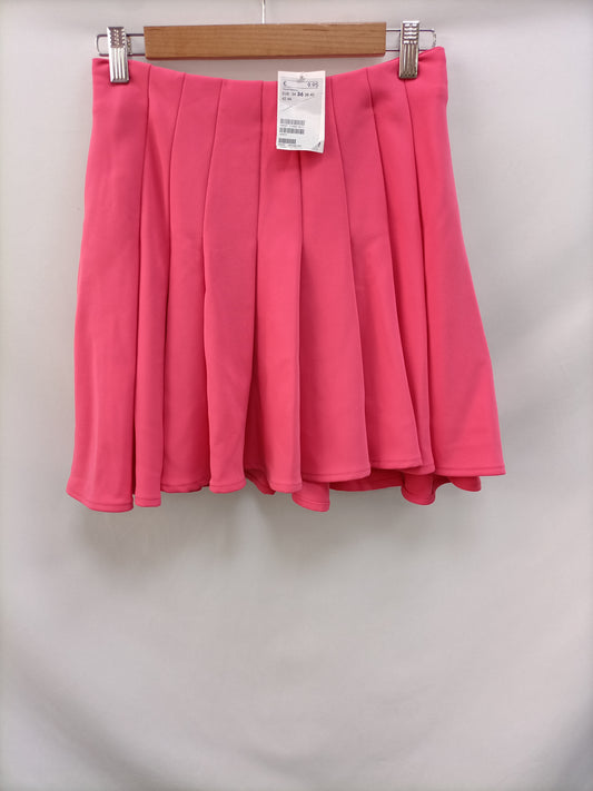 H&amp;M. Pink pleated skirt size 36