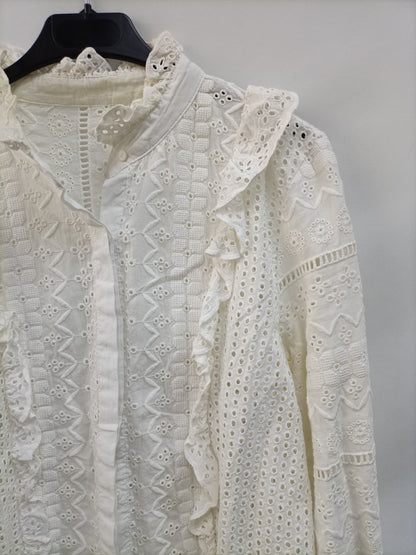 OTRAS. Camisa beige troquelada T.u(s)