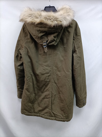 ZARA. Abrigo verde parches T.m