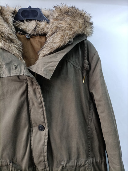 PULL&BEAR. Abrigo trench verde T.(s/m)