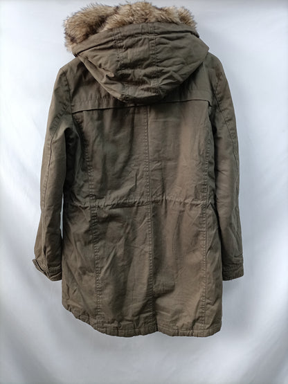 PULL&BEAR. Abrigo trench verde T.(s/m)