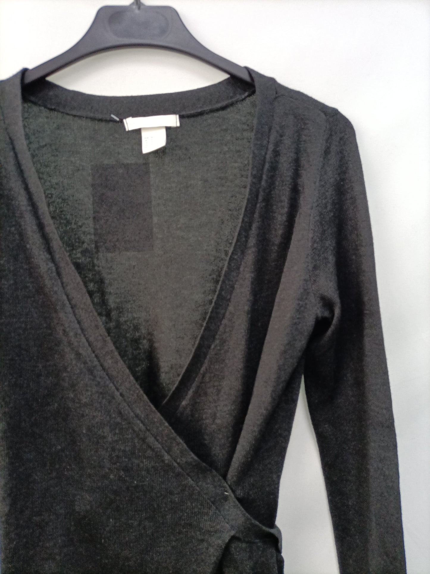 H&amp;M. T.xs crossover sweater