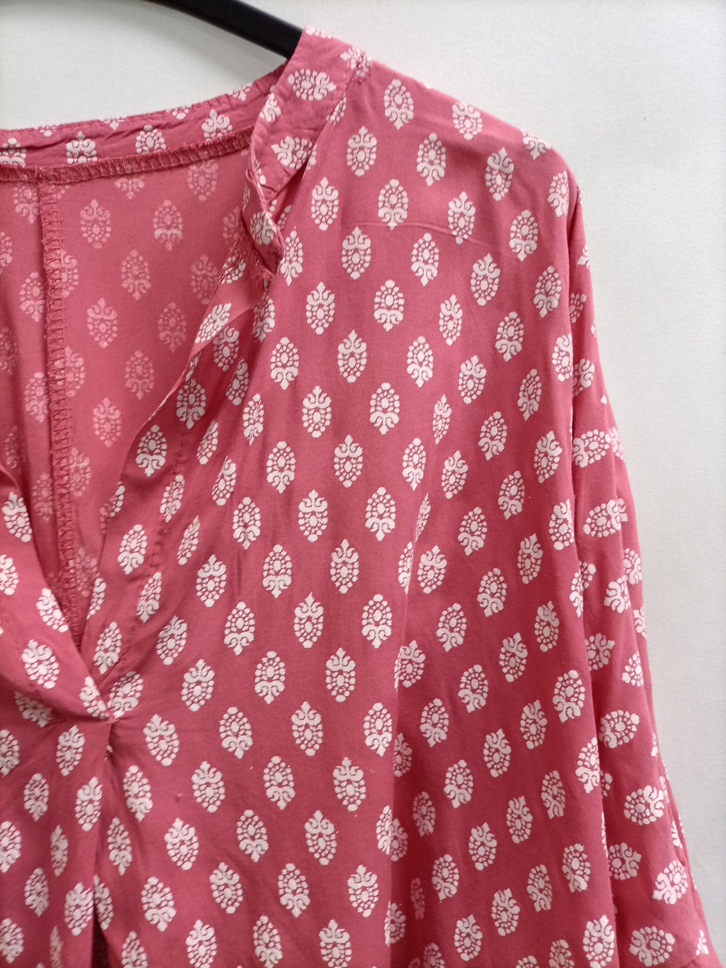 OTRAS. Blusón rosa flores Tu(m)