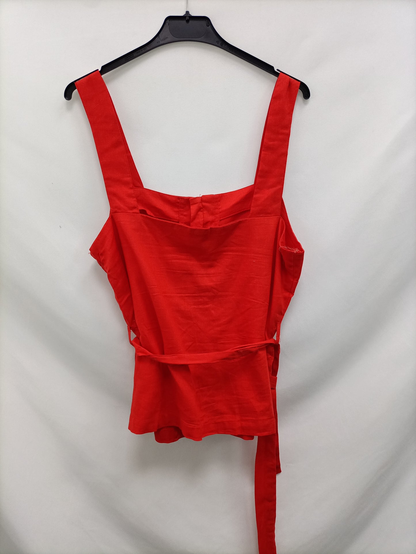 UNIT.Top negro rojo Lino T.M