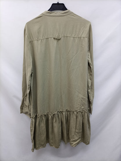 OTRAS.Vestido verde camisero Tu(m)